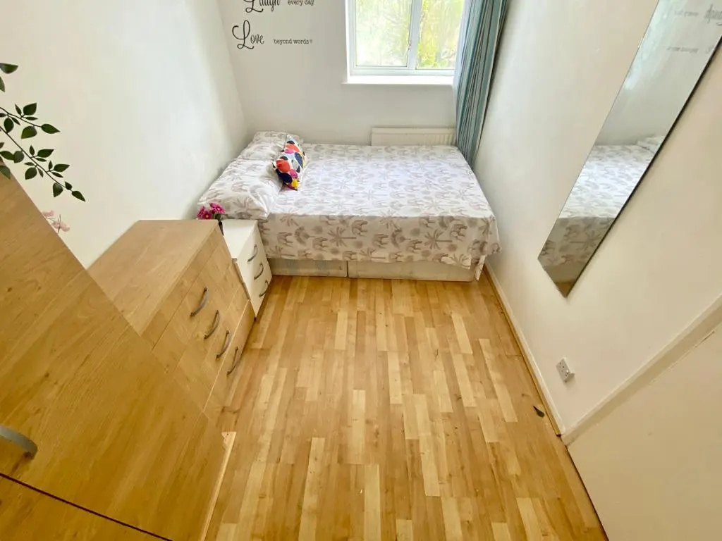 Double room in Acton Town / South Ealing